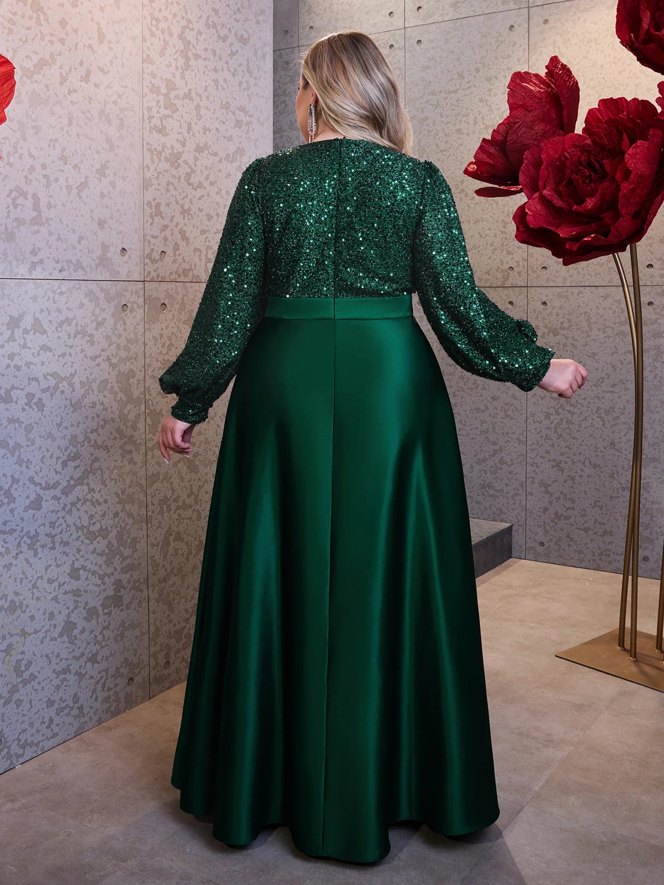 Charming A-line V Neck Long Sleeve Zipper Up Floor-Length Plus Size Prom Dress